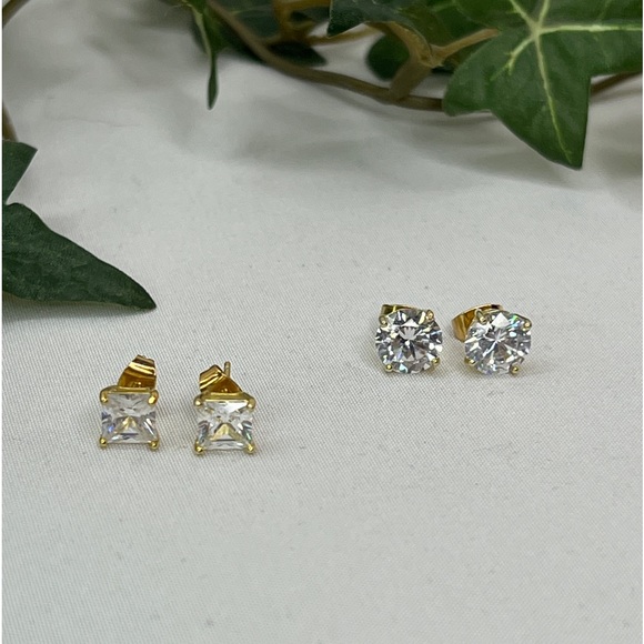 Set of Diamond Earrings with Gold - Picture 2 of 5